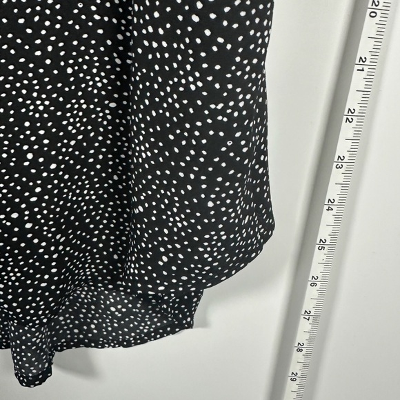 Torrid Black/White Polka Dot Pintuck Button-Front V-Neck Blouse Women’s 3X - Picture 6 of 12